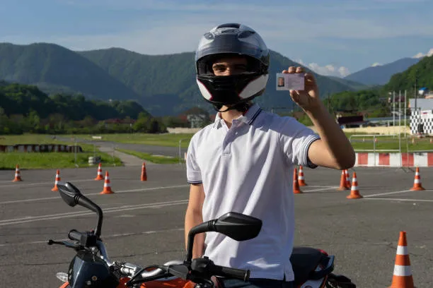 Auto-école pour passer le permis moto (Permis A) au Tampon 974, Le Tampon, Auto-moto école du 14ème